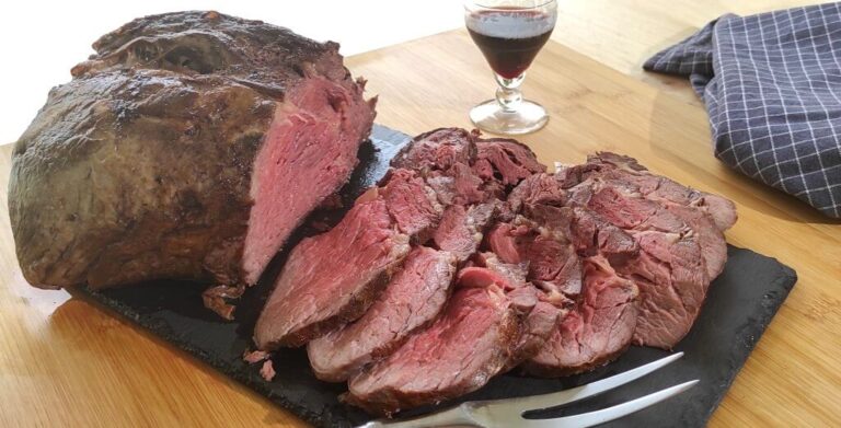 asado jugoso saliendo del horno