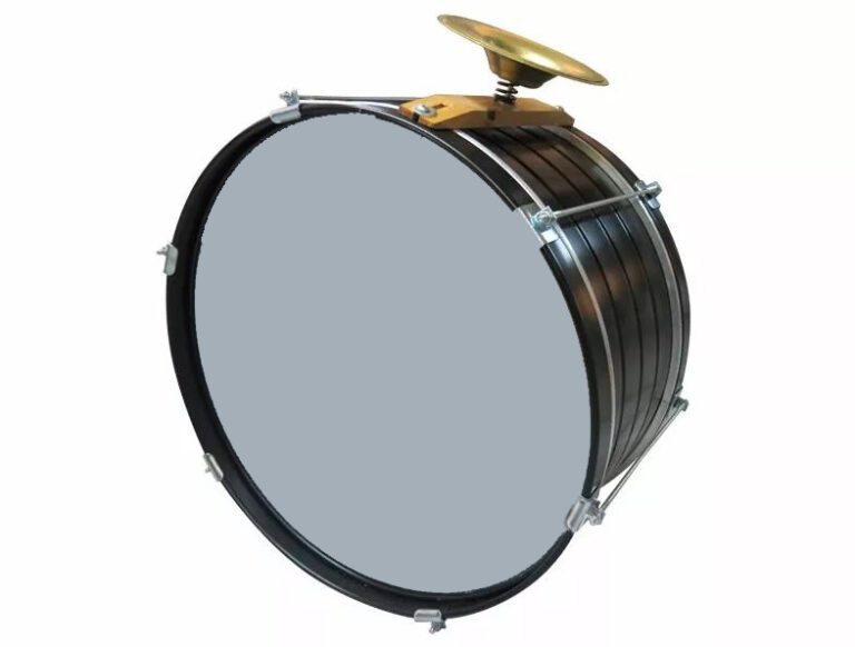 bombo con platillo en tienda de musica