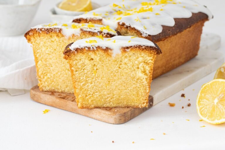 budin de limon con decoracion elegante