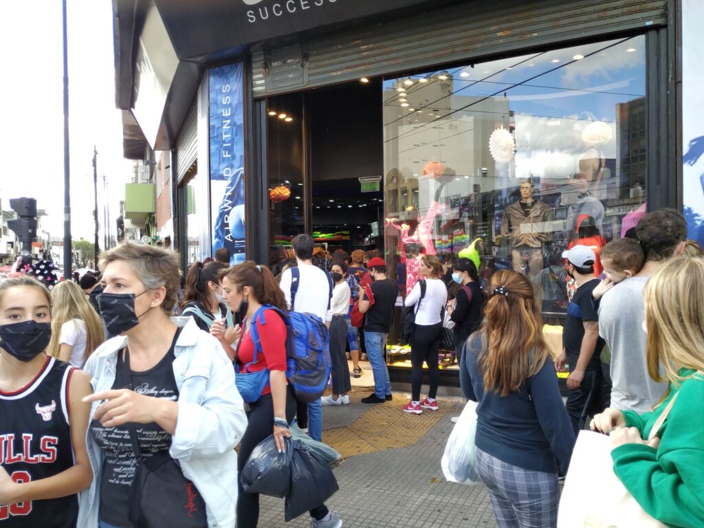 Qué lugares son ideales para hacer compras en Avellaneda, Buenos Aires