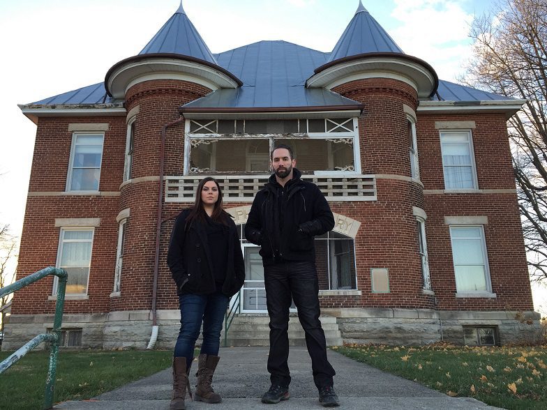 cazador de fantasmas en mansion oscura