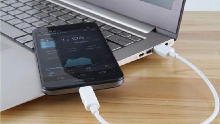 Cómo puedo usar mi celular como webcam fácilmente y sin complicaciones 23 celular conectado a una computadora