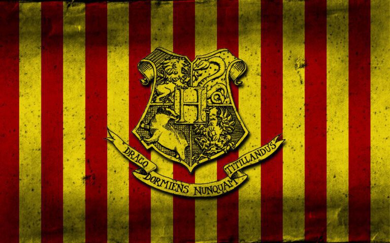 el escudo de gryffindor en fondo dorado