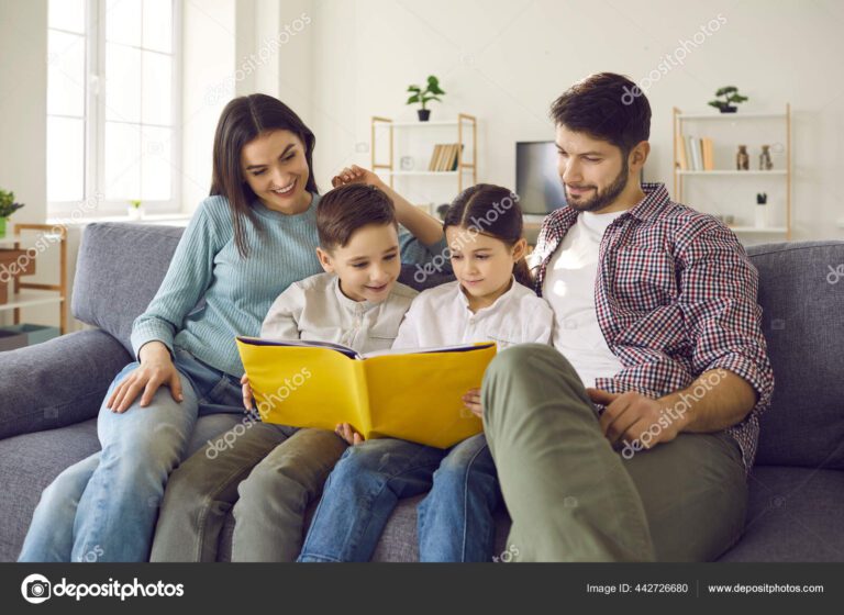 familia disfrutando en un hogar comodo