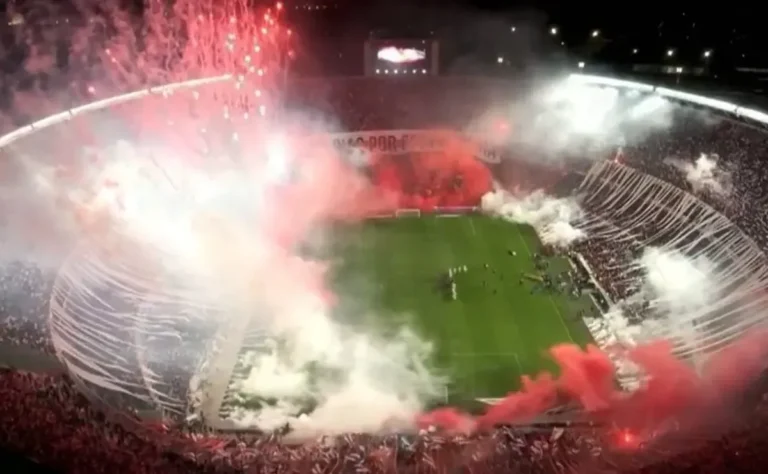 hinchas de river plate en el estadio