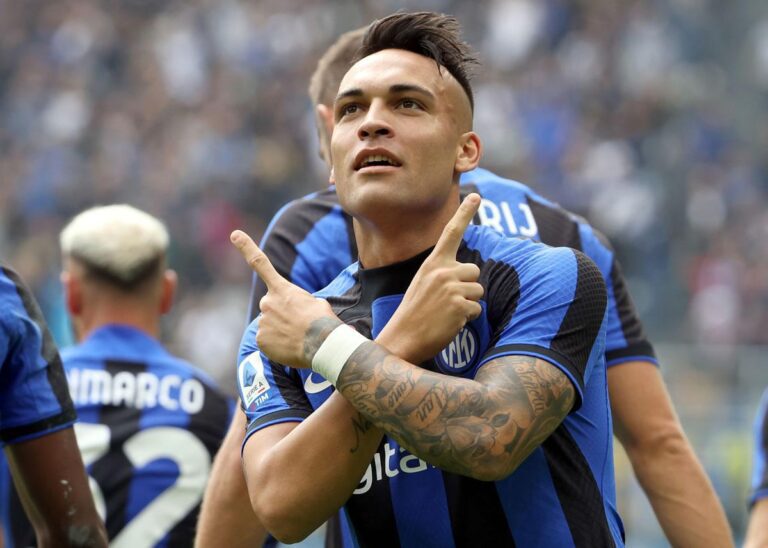 lautaro martinez celebrando un gol memorable
