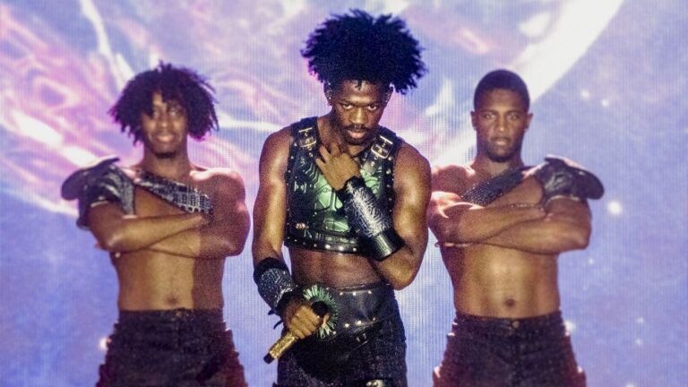 lil nas x en un mundo de fantasia