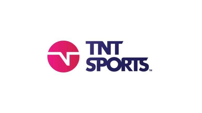 logo de tnt sports con fondo deportivo