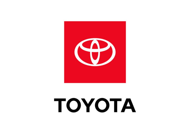 logo de toyota con fondo argentino