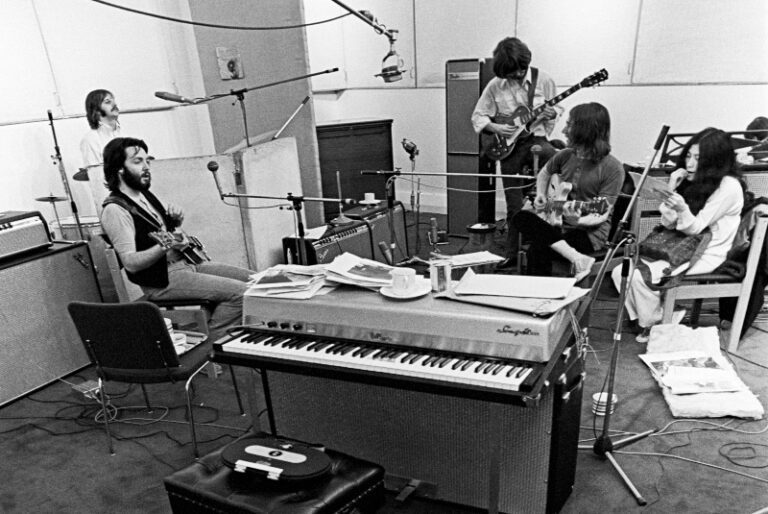 Cuál fue el último tema de estudio de Los Beatles 17 los beatles en el estudio de grabacion 1