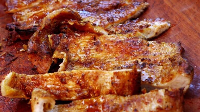 matambre de cerdo asandose a la parrilla