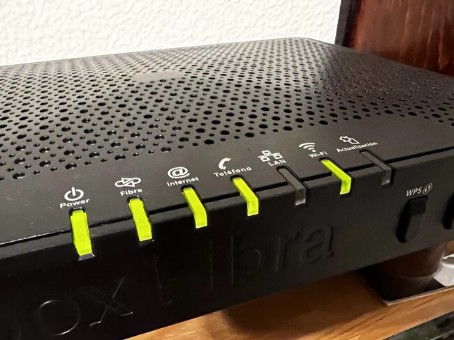 Por qué mi módem Movistar tiene luces rojas y qué debo hacer