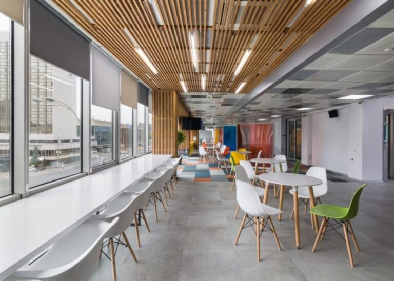 oficina moderna de una empresa de alimentos