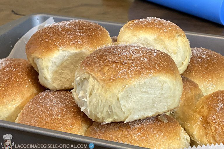 pan dulce recien horneado y esponjoso