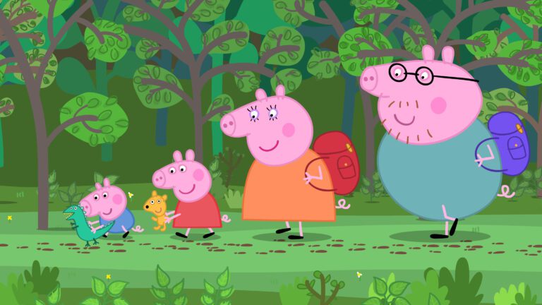 Quién es Peppa Pig y qué aventuras vive de frente en su serie 21 peppa pig jugando en el campo
