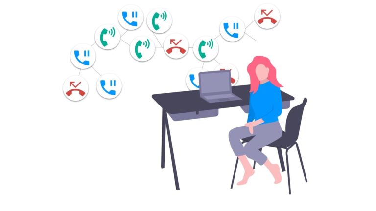 persona usando computadora para hacer llamadas