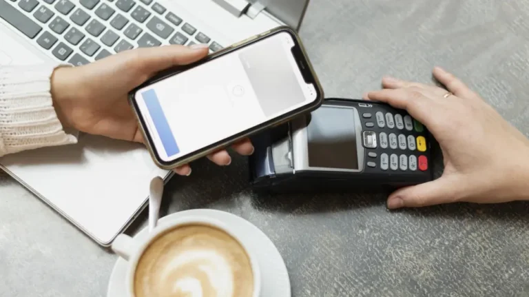 Cómo puedo acceder a mi cuenta DNI del Banco Provincia y obtener descuentos 9 persona usando un telefono movil en banco