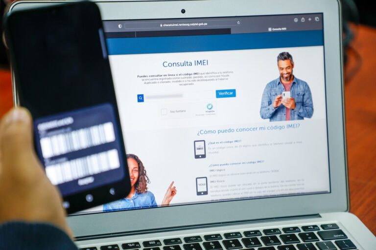 Cómo puedo crear una cuenta de EA fácilmente desde mi dispositivo 1 persona usando un telefono para registrarse