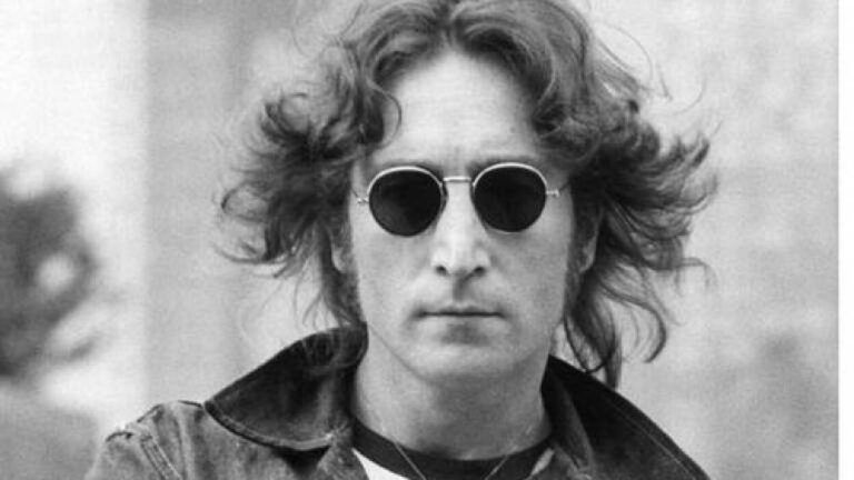 retrato de john lennon en los anos 60