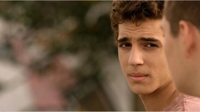 retrato de un joven actor en escena