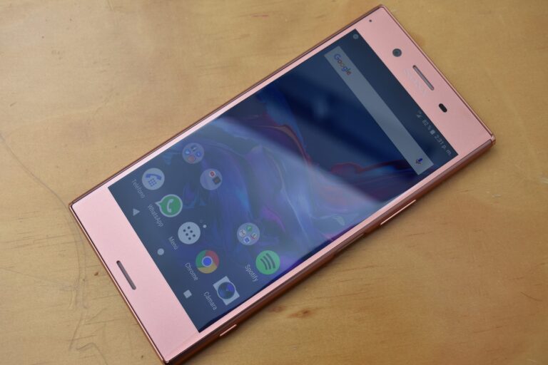 sony xperia xz premium en un fondo elegante