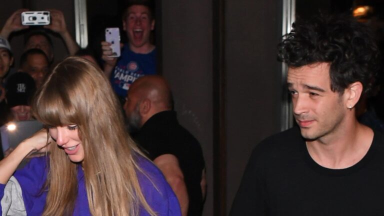 taylor swift y matty healy juntos sonrientes 1