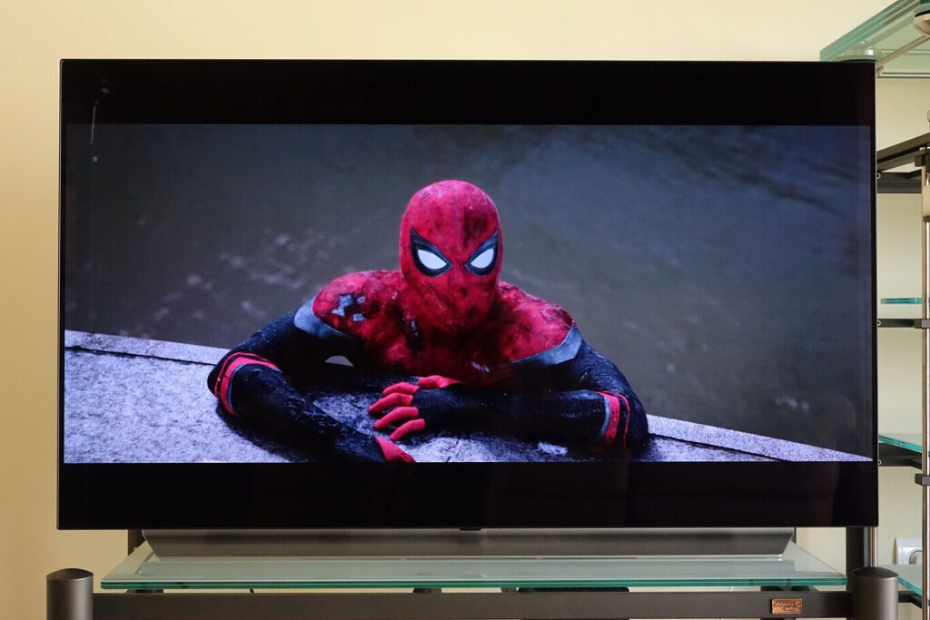 Cómo Funciona DirecTV GO y Cuáles Son Sus Principales Características 1 televisor con contenido streaming en pantalla