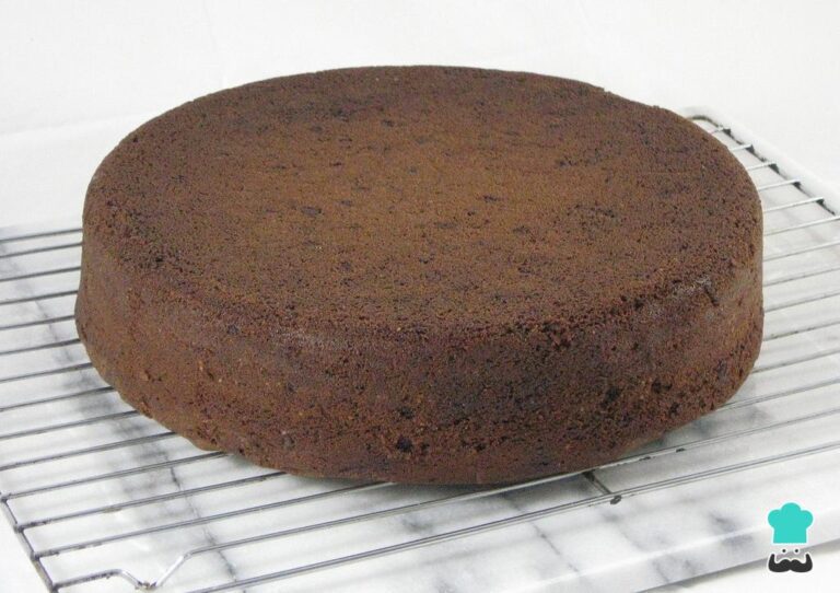 torta de chocolate con ingredientes simples