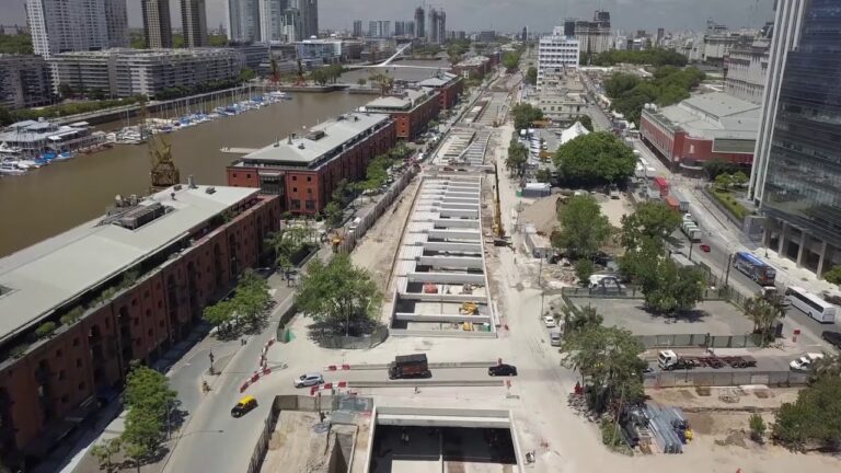 vista aerea del paseo del bajo en buenos aires