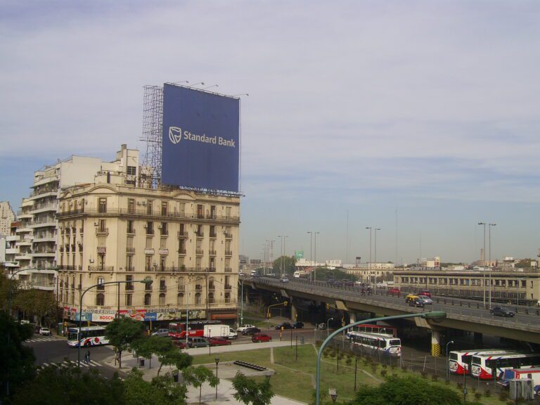 vista de edificios en constitucion buenos aires